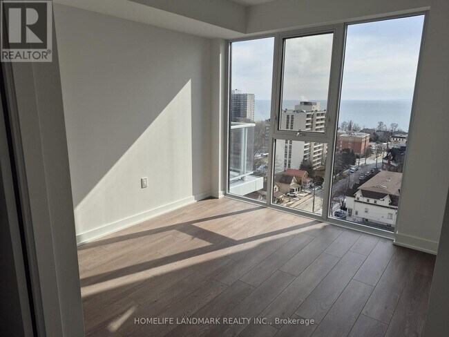 Building Photo - 2088 James St