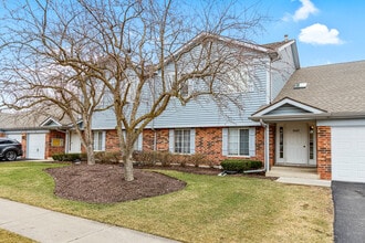 Building Photo - 1665 Commodore Ct