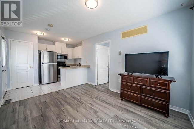 Building Photo - 29 Hosta Ave