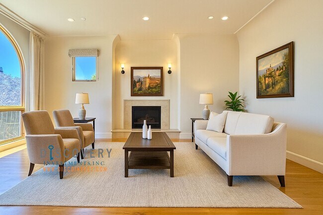 Building Photo - Charming Spanish-style, Mediterranean-insp...