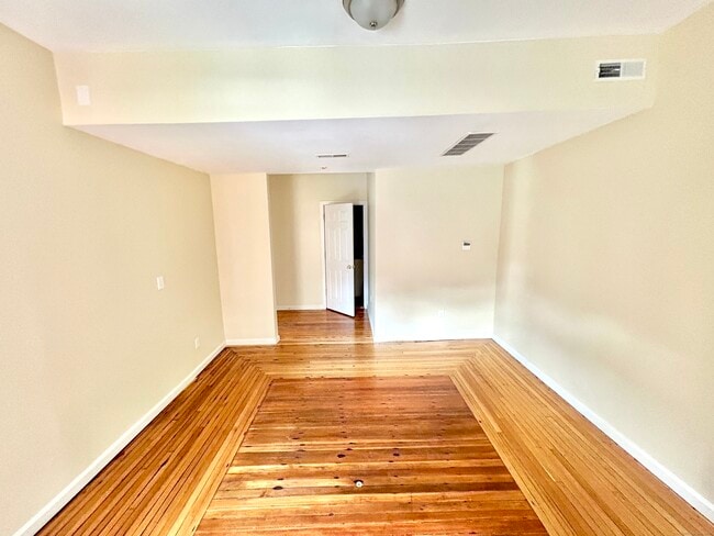 Foto del edificio - 135 W Main St