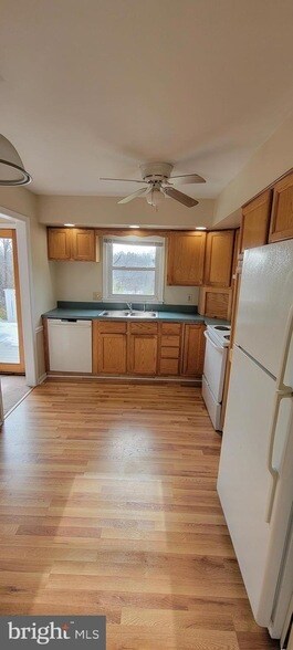 Foto del edificio - 12 Melvin Dr