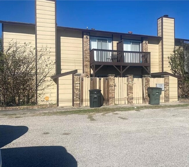 Building Photo - 3005 Lake Rd