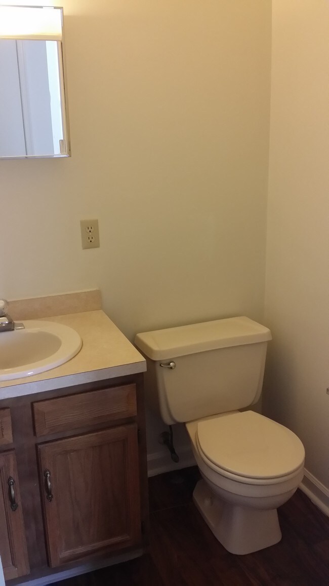 Building Photo - 501 Old Forge Dr