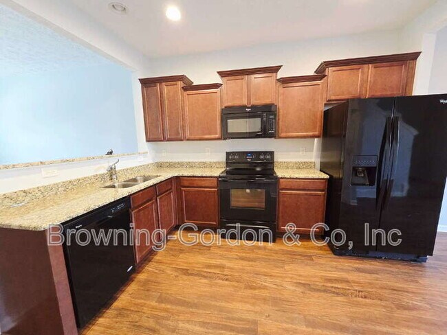 Foto del edificio - 1551 Sprucedale Dr