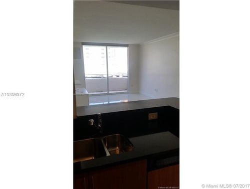 Foto del edificio - 2775 NE 187th St