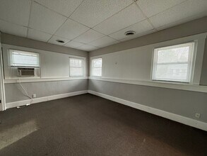 Building Photo - 1441 W Macon St