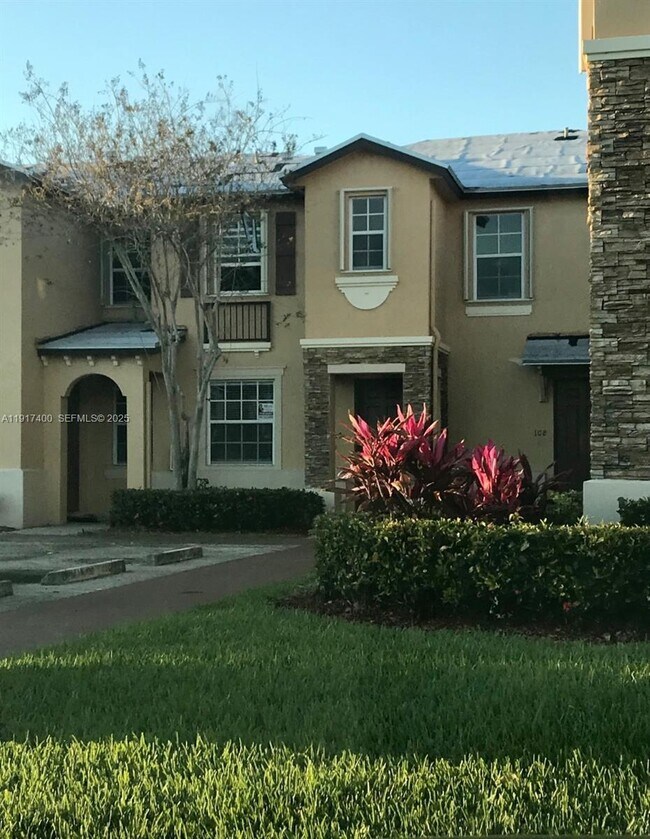 Foto del edificio - 3355 NE 13th Cir Dr