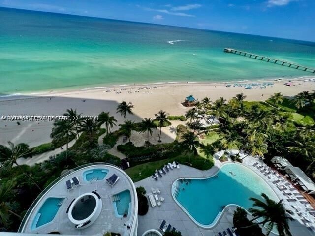 Building Photo - 16901 Collins Ave