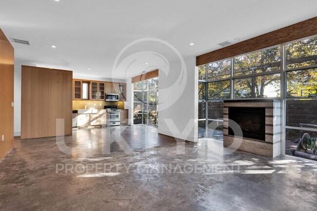 Photo - 6100 Adeline St House