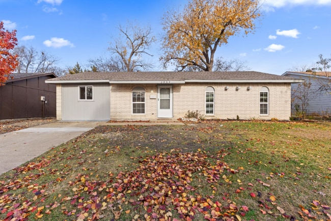 Building Photo - 3954 Cambridge Dr