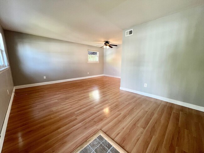 Building Photo - 516 Corinthian Avenue