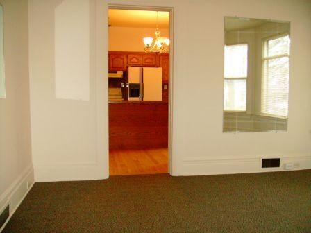Foto del edificio - 266 E 8th St