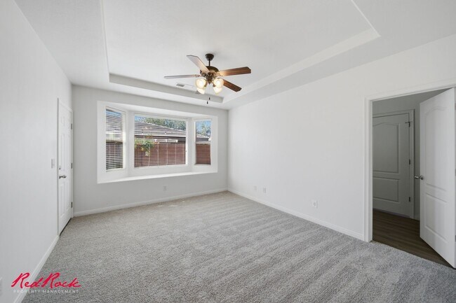 Building Photo - 3304 W Palomar