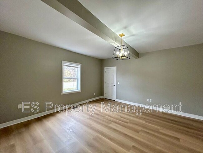 Foto del edificio - 576 E Fall Creek Pkwy N Dr