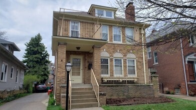 Building Photo - 1157 Beaconsfield Ave