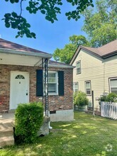 Building Photo - 208 Lutie St