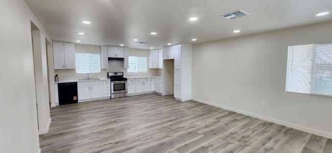 Photo - 1327 Berkeley Dr House