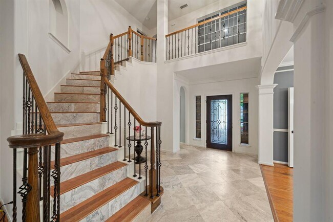 Foto del edificio - 6307 Shoreview Ct