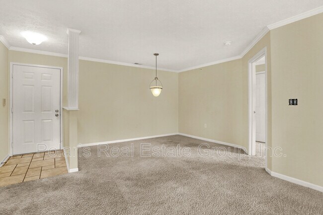 Foto del edificio - 8750 Yardley Ct
