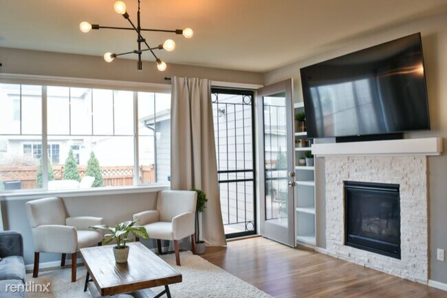 Foto del edificio - 4 br, 4 bath House - 466 Dallas st.