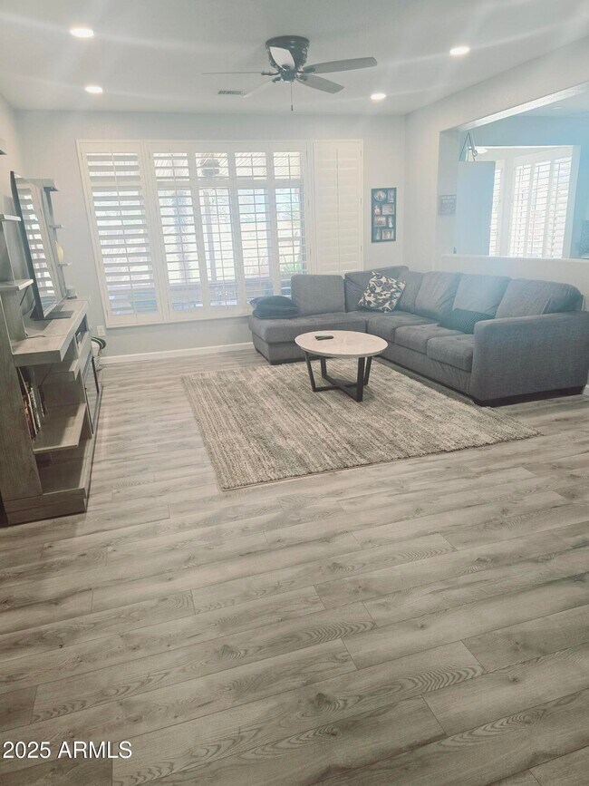 Foto del edificio - 13636 W Antelope Dr