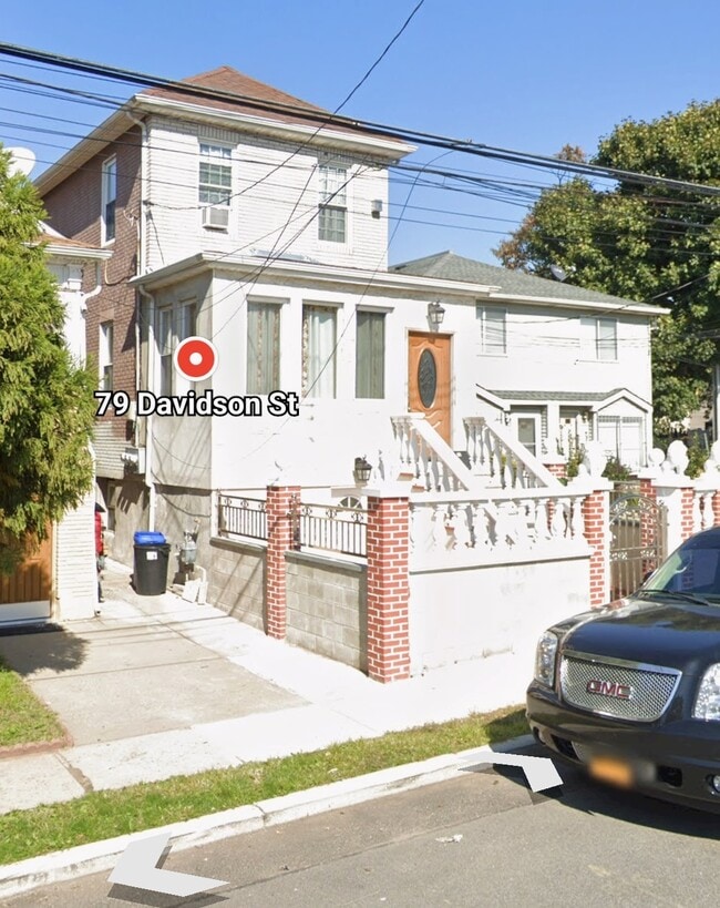 Second floor unit, private side entrance - 79 Davidson St