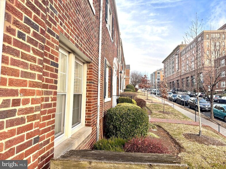 Photo - 937 Randolph Street NW Unit 4