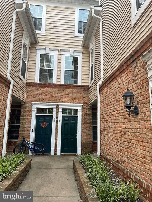 Building Photo - 20365 Belmont Park Terrace