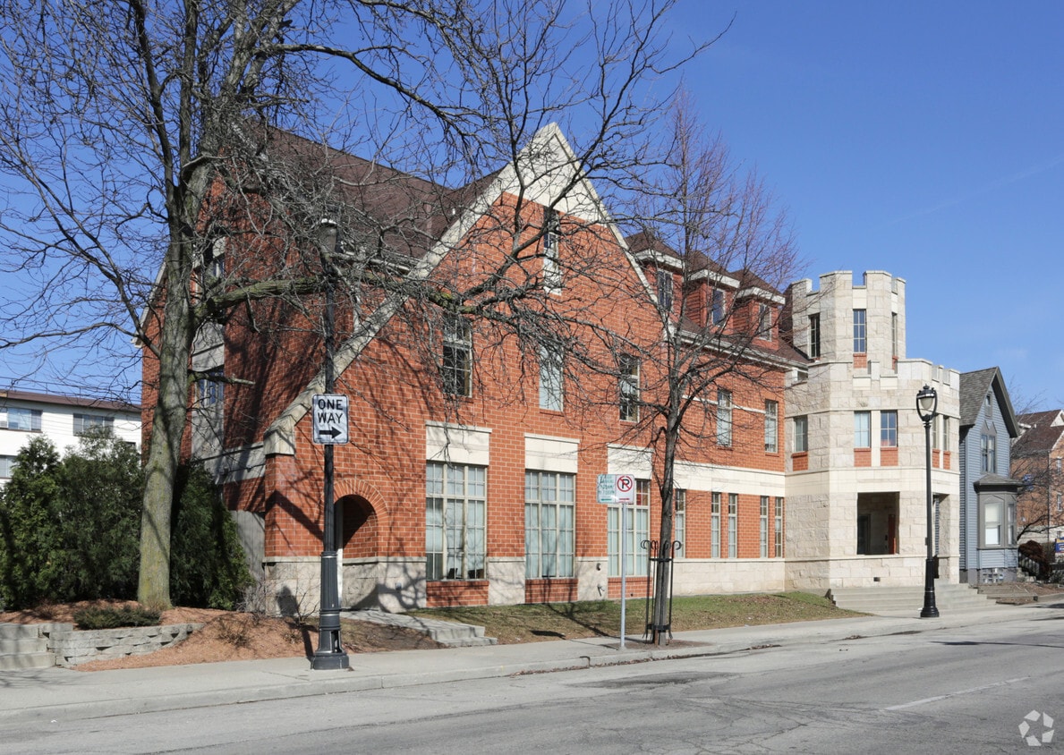 Building Photo - 845 N 16th St