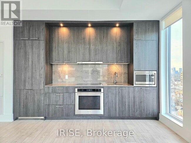 Building Photo - 115 Denison Ave