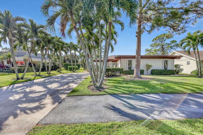Foto del edificio - 6598 Eastpointe Pines St