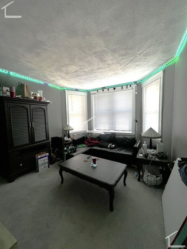 Foto del edificio - Two bed two bath in Fenway!!