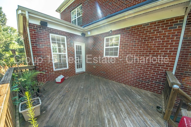 Building Photo - 307 Hollister Estates Dr