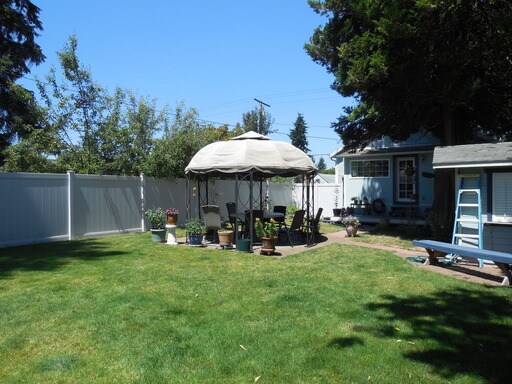 Foto del edificio - 818 4th St NE