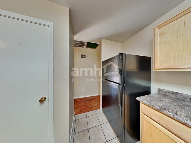 Building Photo - 3211 W Saint Kateri Dr