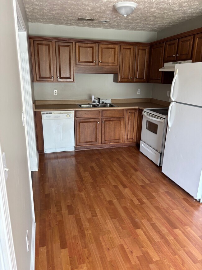 Foto del edificio - 125 Emory Ct