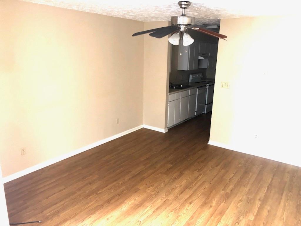 Building Photo - 908 N LBJ Dr