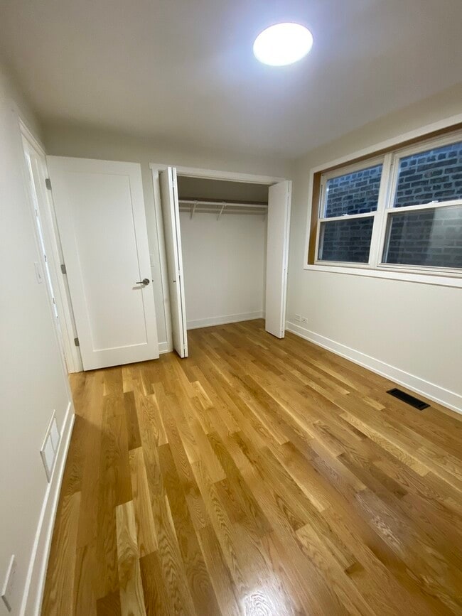 Building Photo - 3270 N Elston Ave