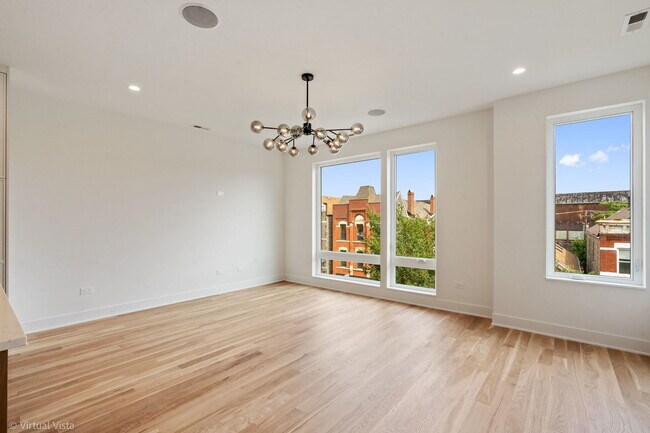 Building Photo - 2122 W 18th Pl