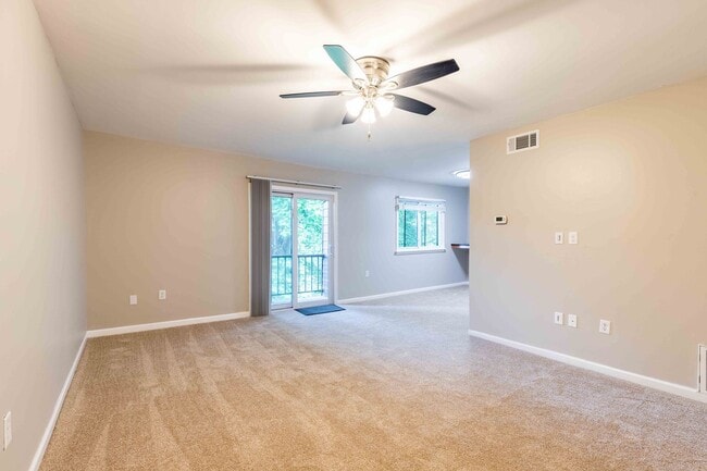 Foto del edificio - Spacious 3 Bedroom, 2 Bath Condo in Unionv...