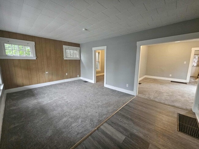 Foto del edificio - 1330 Louisiana Ave NW