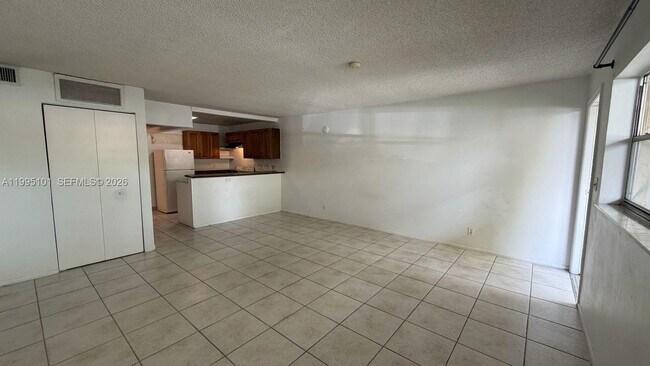 Foto del edificio - 8604 NW 35th St