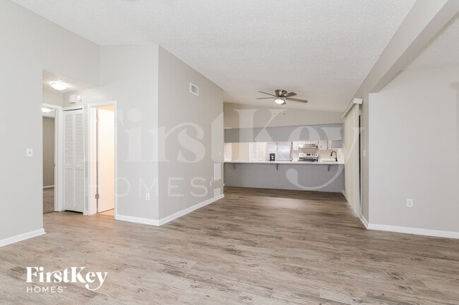 Building Photo - 704 Del Rio Way