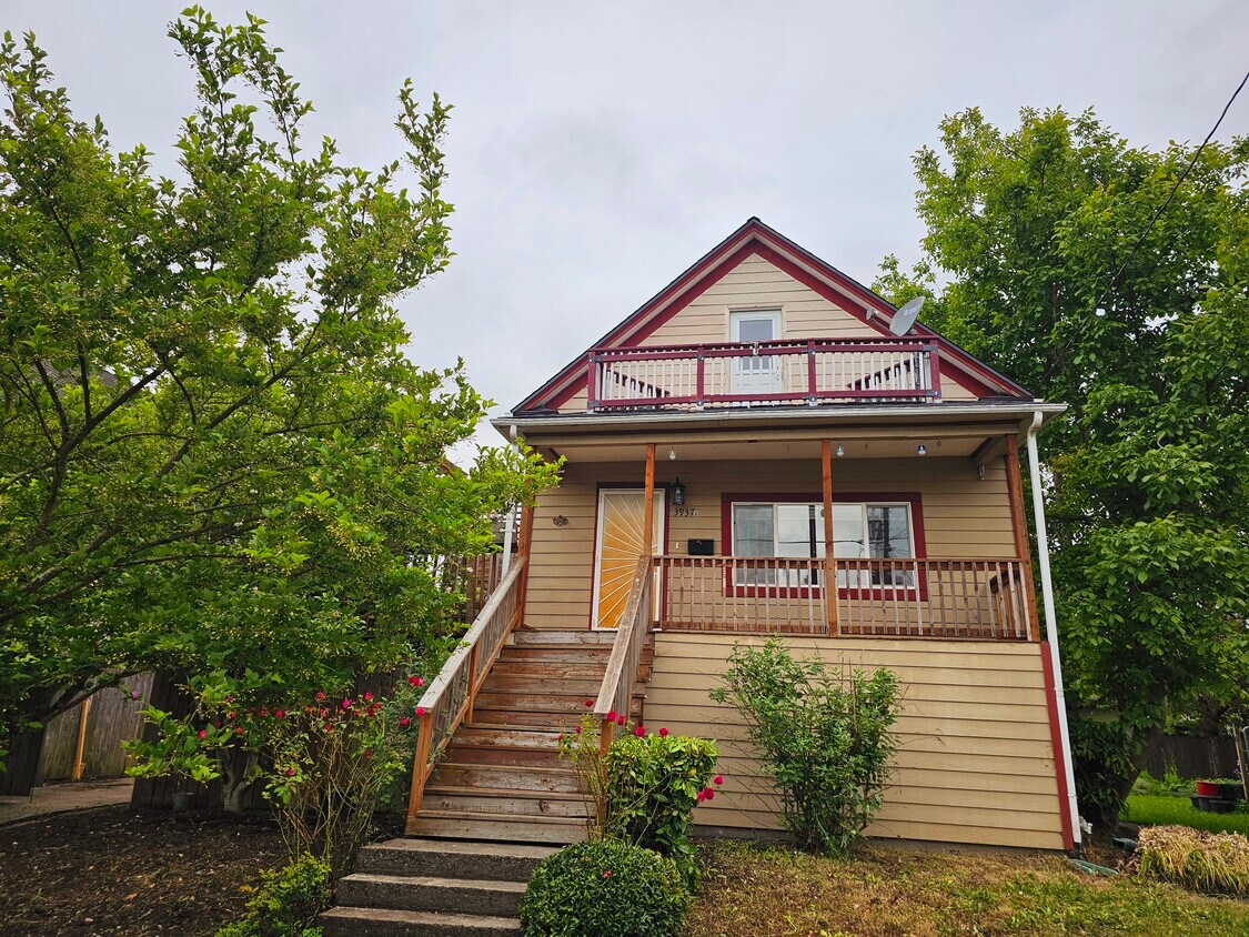 Primary Photo - 3937 NE 6th Ave