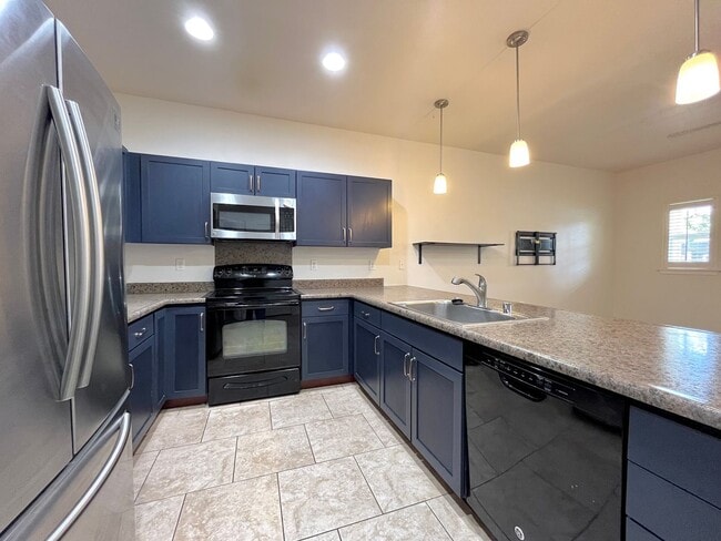 Building Photo - Charming 3-Bedroom/2.5-Bath - $3500.00 (He...