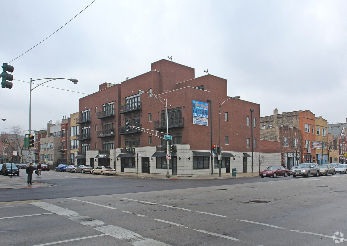 Building Photo - 1602-1604 W Augusta Blvd
