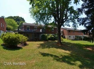 Building Photo - 4615 Oakdale Dr