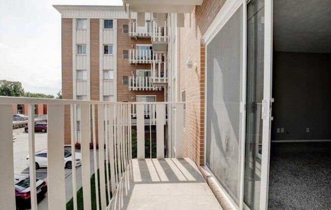 Foto del edificio - Walking distance to UNMC - Just open!
