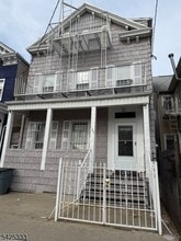 Building Photo - 124 Stone St